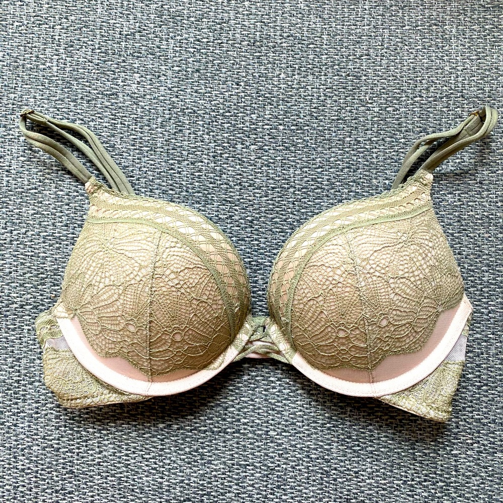 Victoria’s Secret Bombshell Green Lace Bra